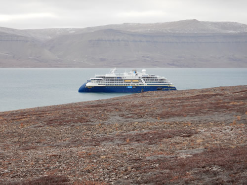 National Geographic Endeavor at Scroesby Sund