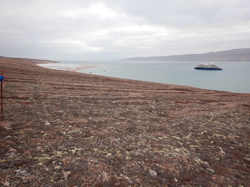 Scoresby Sund Tundra and ship