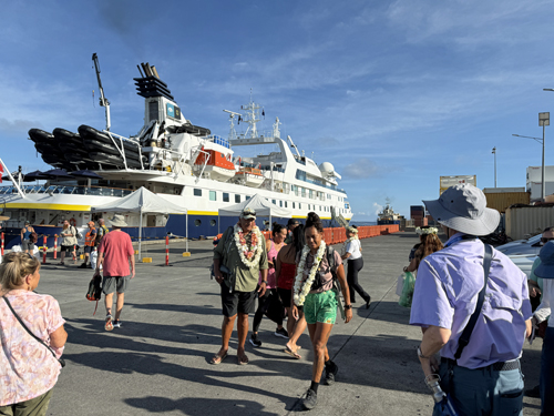Raritonga Dock side